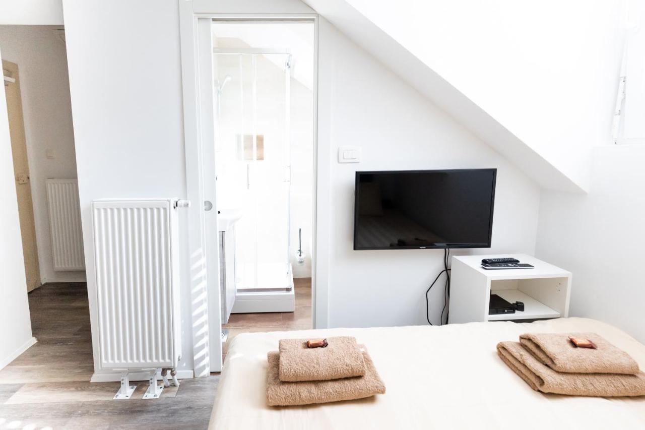 Petite Apartment *